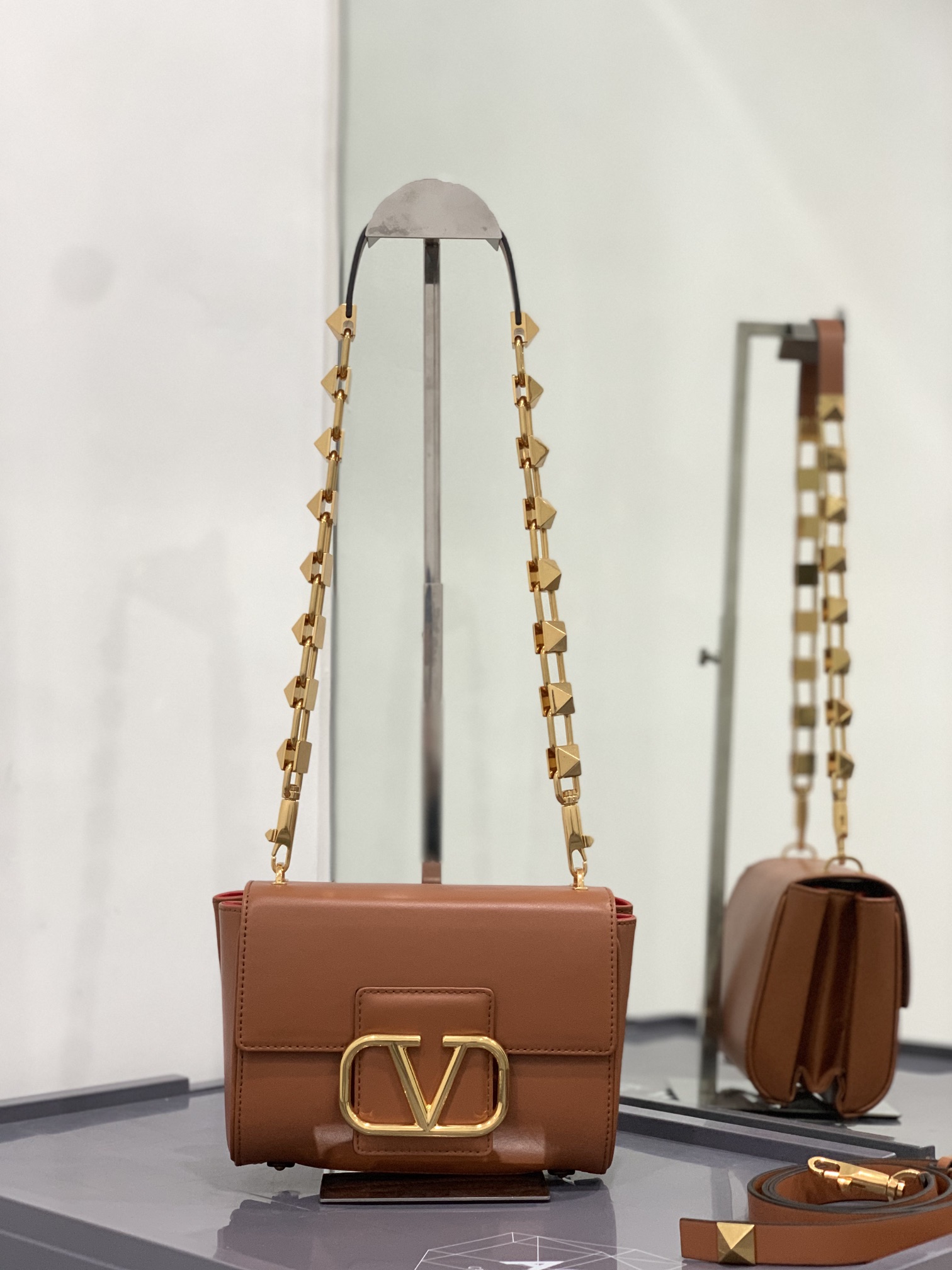 Valentino_Handbags-20_15
